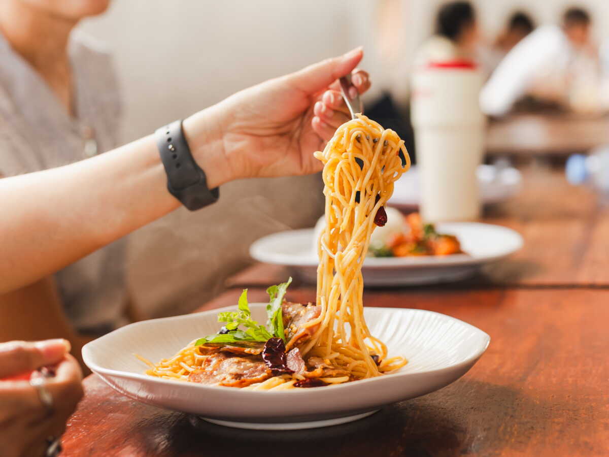 Cuillère à Spaghetti En Bois Avec Dents Et Trous De Drainage - Ustensile Cuisine