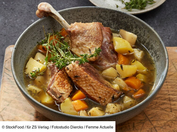 La recette du pot-au-feu de canard à la sarriette facile : découvrez