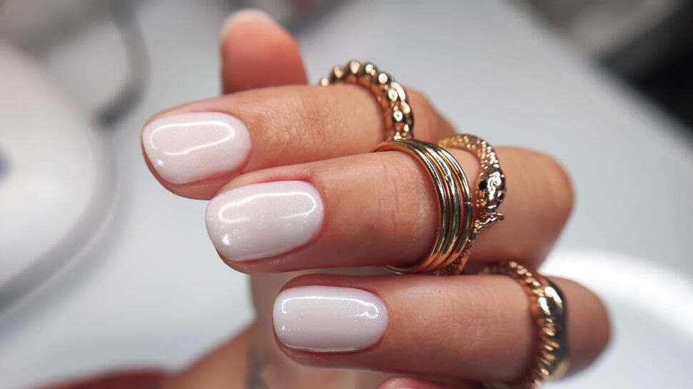 Le vernis semipermanent abîmetil vraiment nos ongles ? Voici la — free download