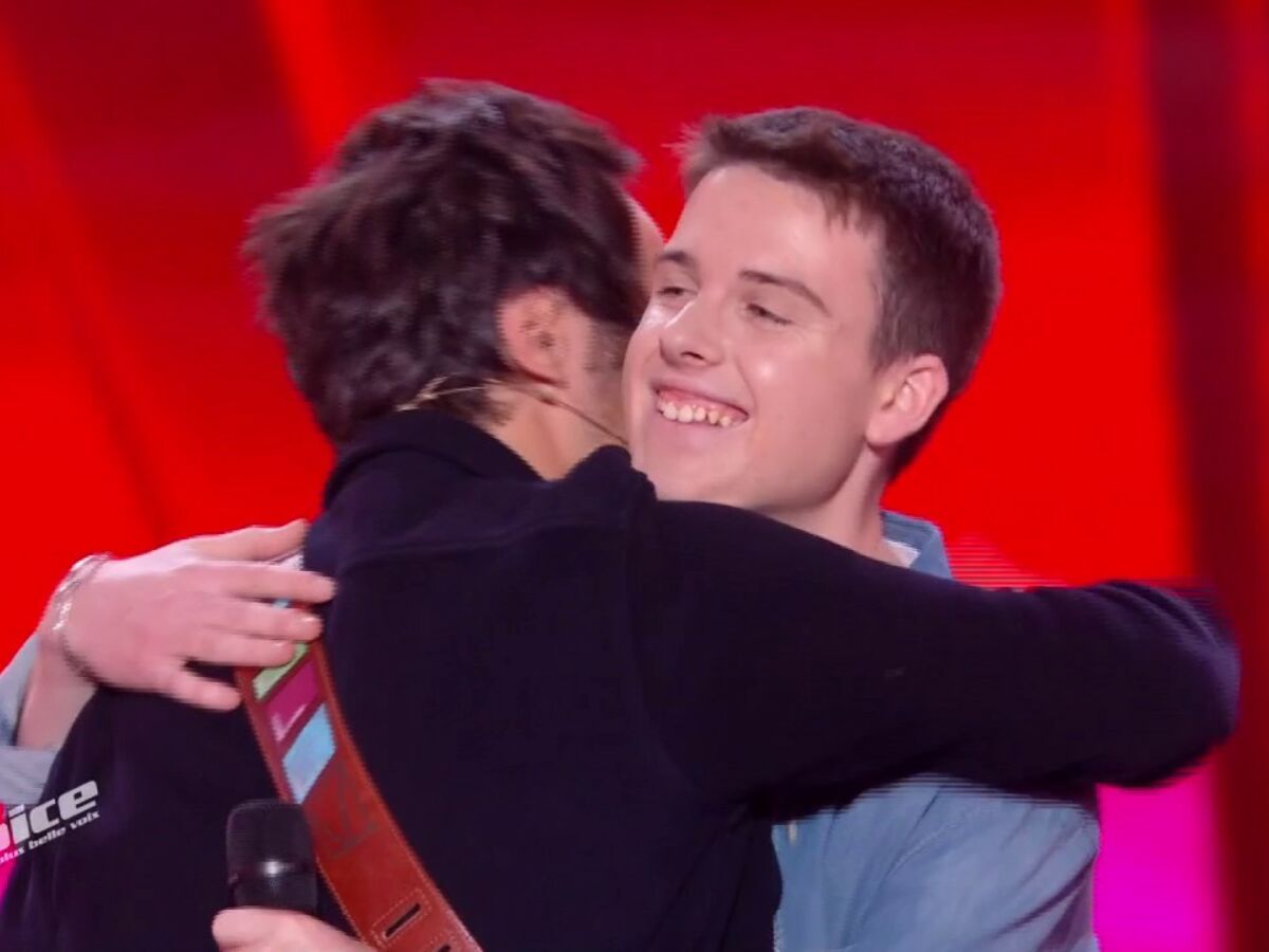 Un cœur aussi gros que son talent" : les internautes touchés par le cadeau  de Vianney à Léo, benjamin de la saison 14 de "The Voice" : Femme Actuelle  Le MAG