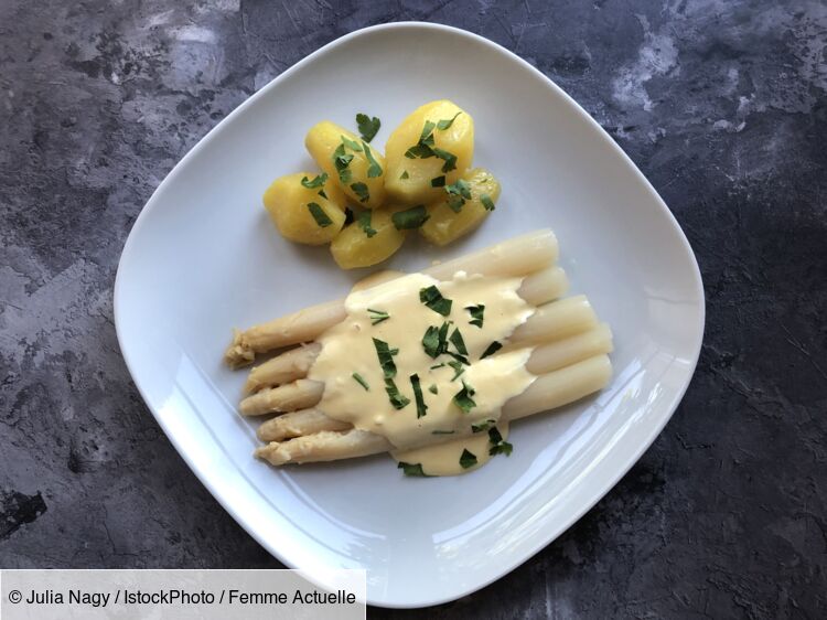 Asperges blanches sauce hollandaise : maîtrisez cette recette, classique des bistrots