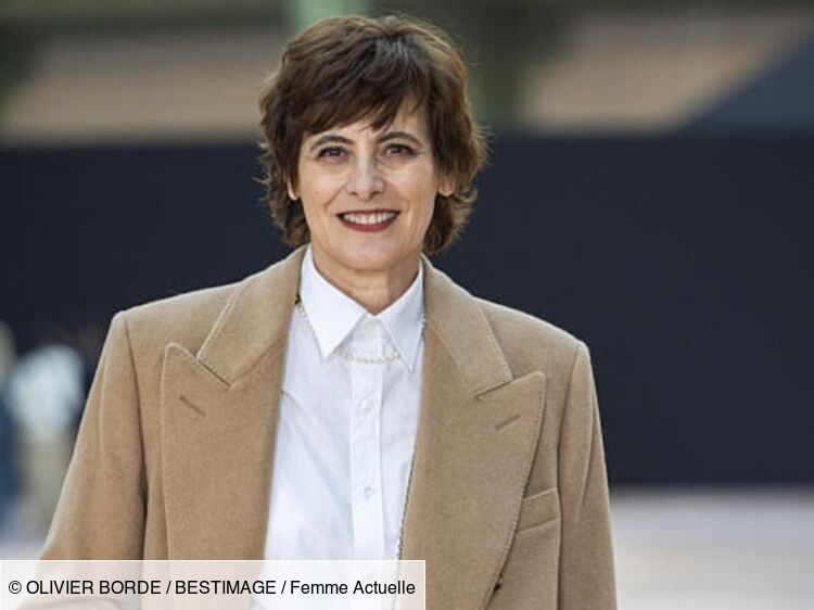 "Mon maquillage est plus léger" : Inès de la Fressange nous dévoile ses secrets et produits préférés pour un makeup naturel