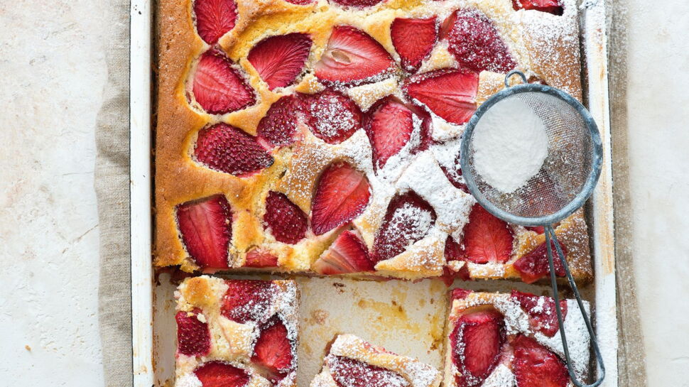 Gâteau moelleux aux fraises facile et rapide : découvrez les recettes