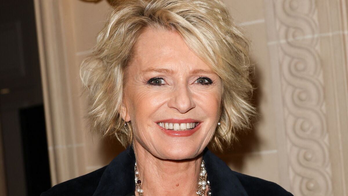 Sophie Davant chia sẻ về cái chết của mẹ mình và chia sẻ mong muốn "sống như một cặp đôi": Femme Actuelle Le MAG