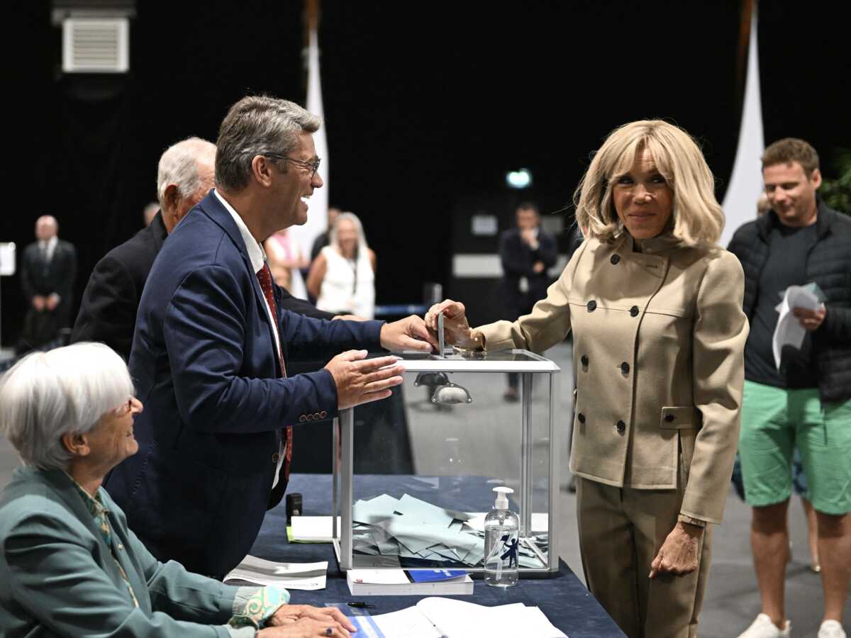La bourde de Brigitte Macron dans son bureau de vote lors du premier tour des élections législatives