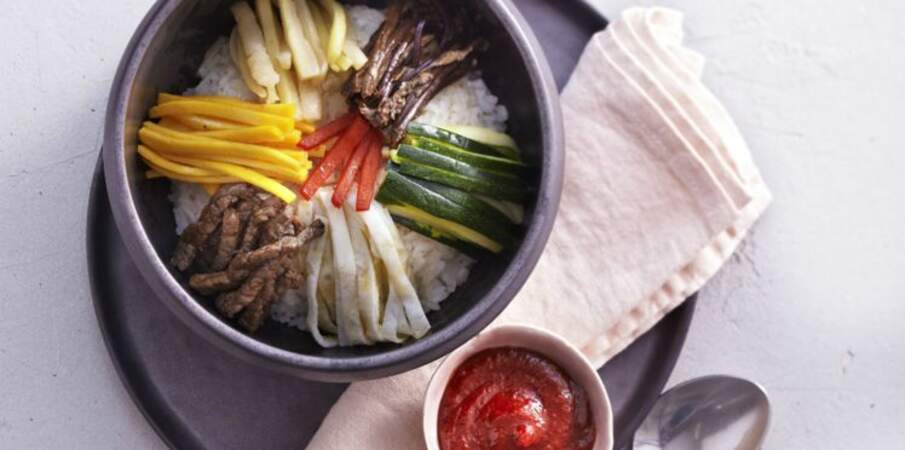 Bibimbap (riz aux légumes et à la viande de bœuf)