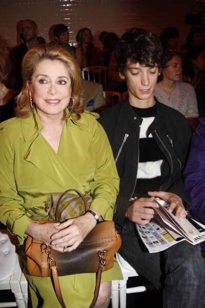 Catherine Deneuve et Igor Divetain pendant la Fashion Week 2010
