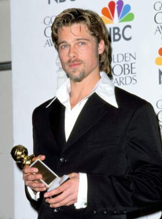 Brad Pitt obtient un Golden Globe Award pour son rôle dans "L'armée des douze singes" en 1996.