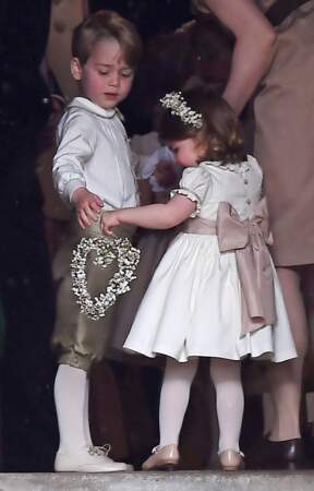 Parmi eux, les enfants de Kate et William : le petite George et sa soeur Charlotte