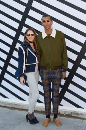 Stromae et Coralie Barbier assistant au défilé de prêt-à-porter collection printemsp-été de Louis Vuitton en 2016