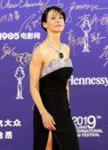 Sophie Marceau en avril 2019 sublime en robe bustier fendue