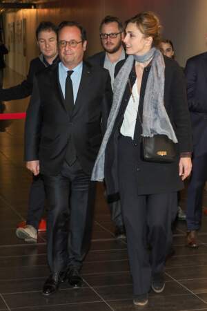 Julie Gayet et François Hollande, un couple amoureux à la projection du documentaire "The Ride"