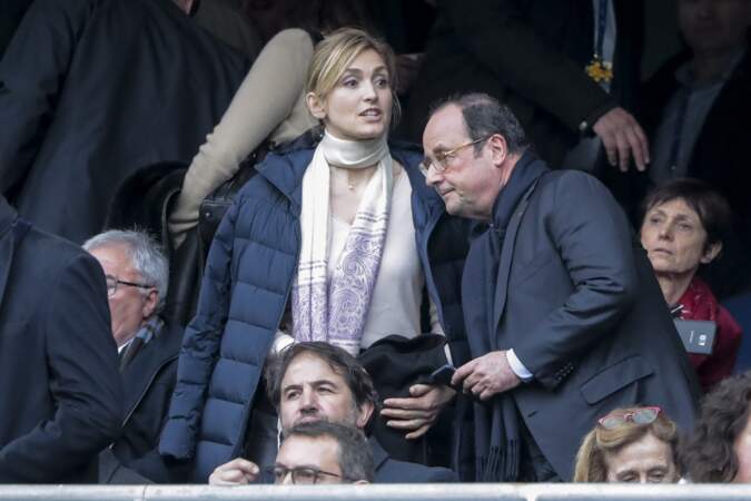 François Hollande et Julie Gayet en amoureux au Stade de France