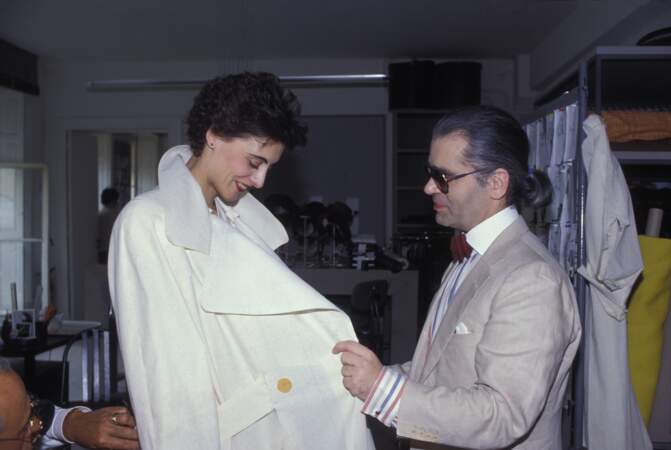 Karl Lagerfeld avec Inès de la Fressange dans les années 80.