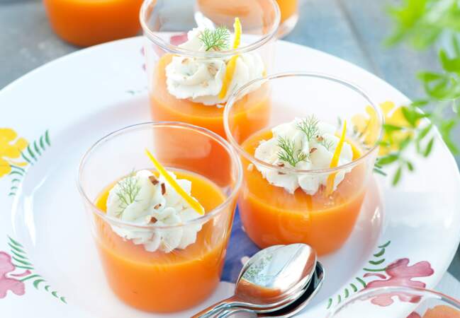 Verrines de gaspacho carottes-oranges et chantilly de dorade