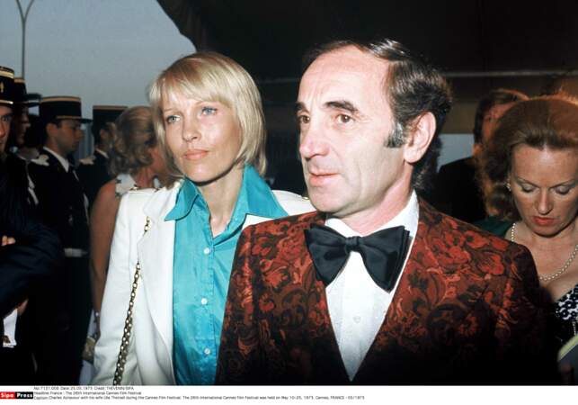Charles Aznavour et sa femme Ulla Thorsell, au festival de Cannes, en mai 1973.