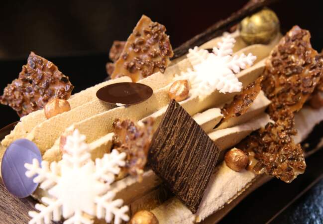 Dessert de Nicolas Bernardé : Bûche de Noël aux noisettes et au café