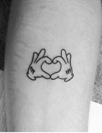 Tattoo Disney : le symbole coeur de Mickey Mouse