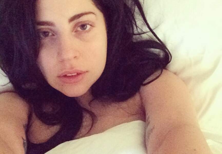 Lady Gaga, au saut du lit, totalement méconnaissable