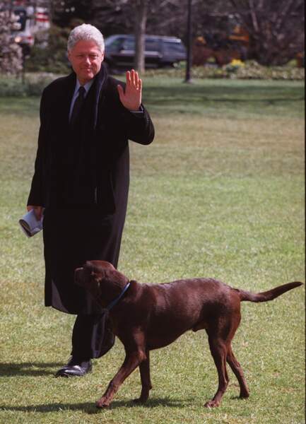 Bill Clinton avec Buddy, en 1999