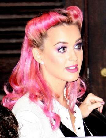 Katy Perry et ses cheveux rose bonbon 