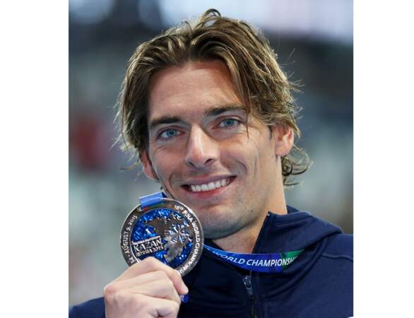 En 2015, il remporte la médaille d'argent du 100m dos à Kazan en Russie