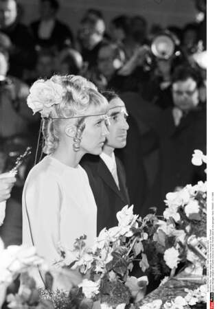 Mariage religieux de Charles Aznavour et d'Ulla Thorsell selon le rite grégorien, à Paris, le 13 janvier 1968.
