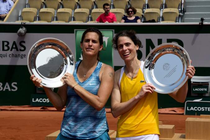Amelie Mauresmo et Nathalie Dechy, gagnantes de la finale dame du Trophée des légendes