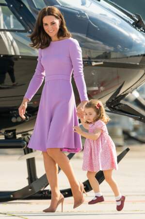 Cela n'a pas du vous échapper, les tenues de Kate Middleton et Charlotte sont toujours coordonnées !  