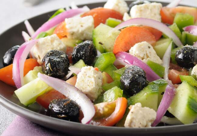 Salade grecque, tomates, concombre, feta, …