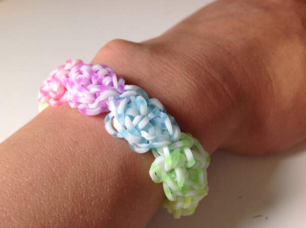Le bracelet fleurs en Tie & Dye