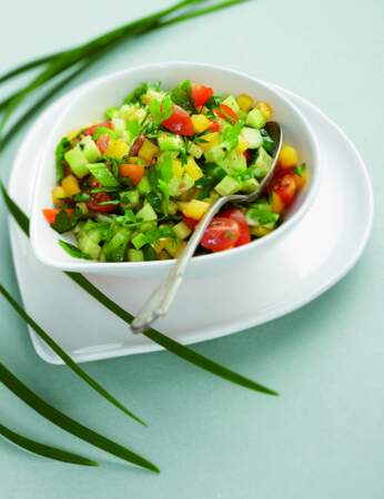 Salade de légumes aux herbes aromatiques
