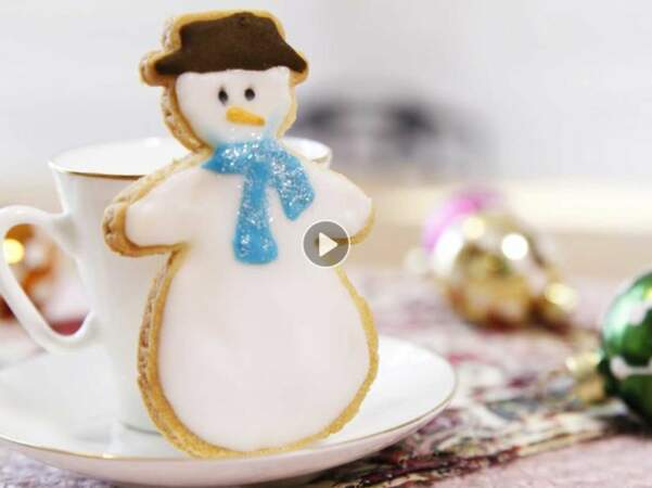 Vidéo : des sablés de Noël en bonhomme de neige