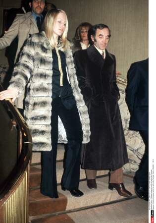 Charles Aznavour et sa femme Ulla Thorsell, à Paris, en janvier 1974.