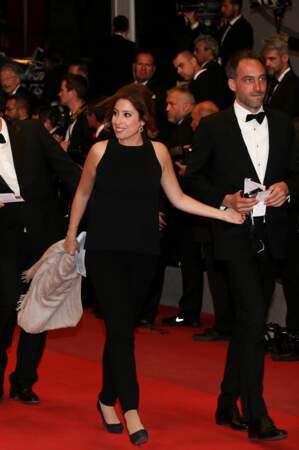 Léa Salamé et Raphaël Glucksmann main dans la main sur le tapis rouge du Festival de Cannes