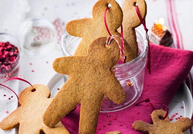 Gingerbreads bonshommes et flocons à suspendre
