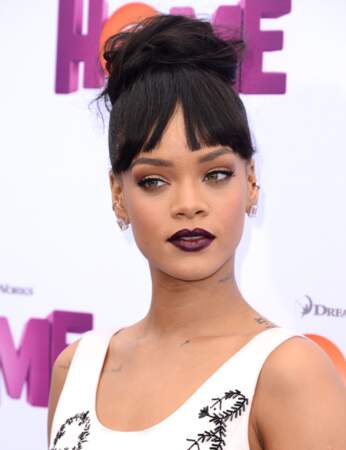 Le chignon haut de Rihanna 