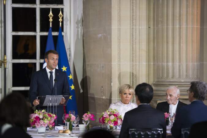 La dernière apparition publique de Charles Aznavour lors du dîner officiel pour le prince du Japon à Versailles.