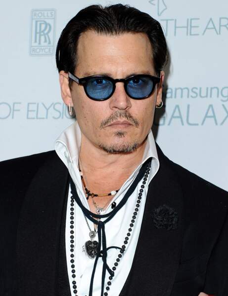 Johnny Depp : on lui donne 42 ans, il en a 52