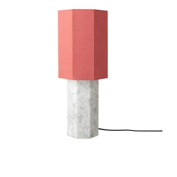 Une lampe à poser en marbre