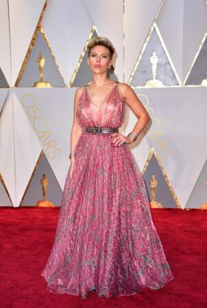 Oscars 2017 : Scarlett Johansson en robe Azzedine Alaïa