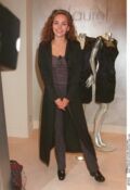 Claire Keim à l'ouverture de la boutique Laurel à Paris en 1998.