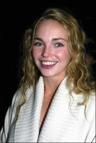 Claire Keim au défilé de prêt-à-porter Céline en octobre 2003.
