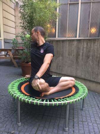 Mini-trampoline bellicon : posture n°1