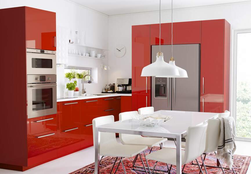 Cuisine Ikea : le modèle rouge sang