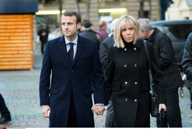 Emmanuel Macron et Brigitte Macron uni aussi dans les moments tristes 