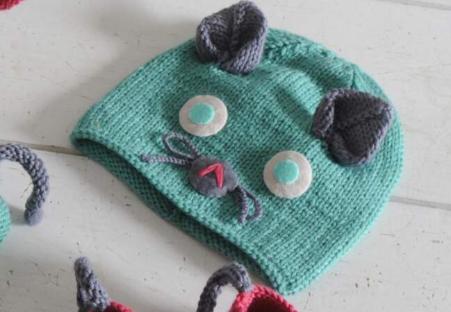 Un bonnet chat à tricoter pour bébé