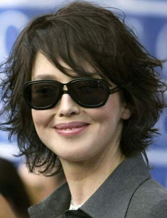 Isabelle Adjani en lunettes de soleil : look garçonne