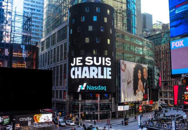 New York, façade du NASDAQ sur Times Square