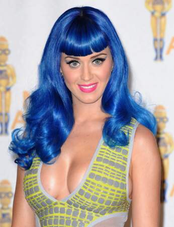 Katy Perry et ses cheveux bleu électrique 